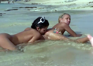 Nude beach lesbians